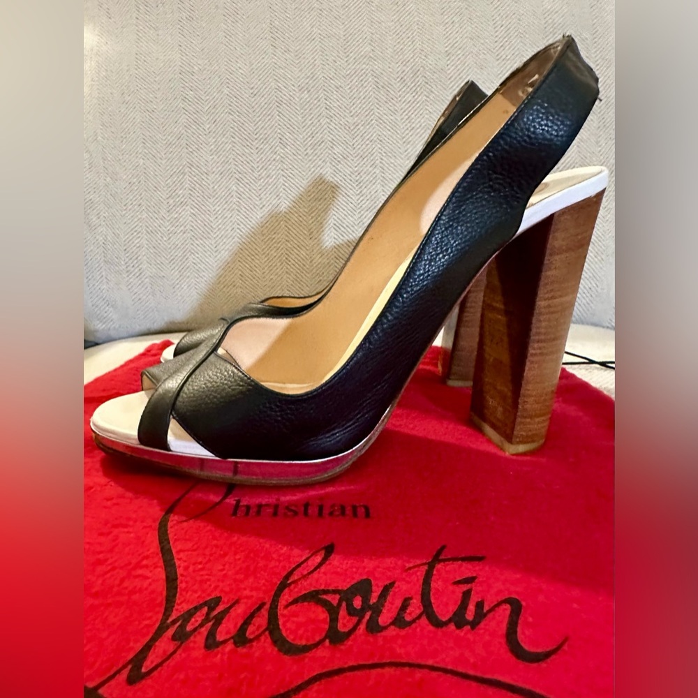 Christian Louboutin Chrome, White & Black Platform Heels- Authenticated - Picture 2 of 14